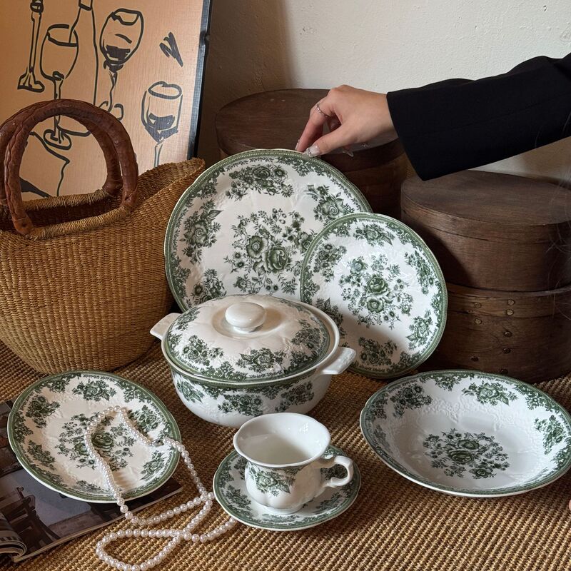French vintage-style heavy-duty green embossed ceramic Western porcelain plates, coffee cups and saucers, dessert dishes, and plates wholesale French vintage-style heavy-duty green embossed ceramic Western porcelain plates, coffee cups and saucers, dessert dishes, and plates wholesale