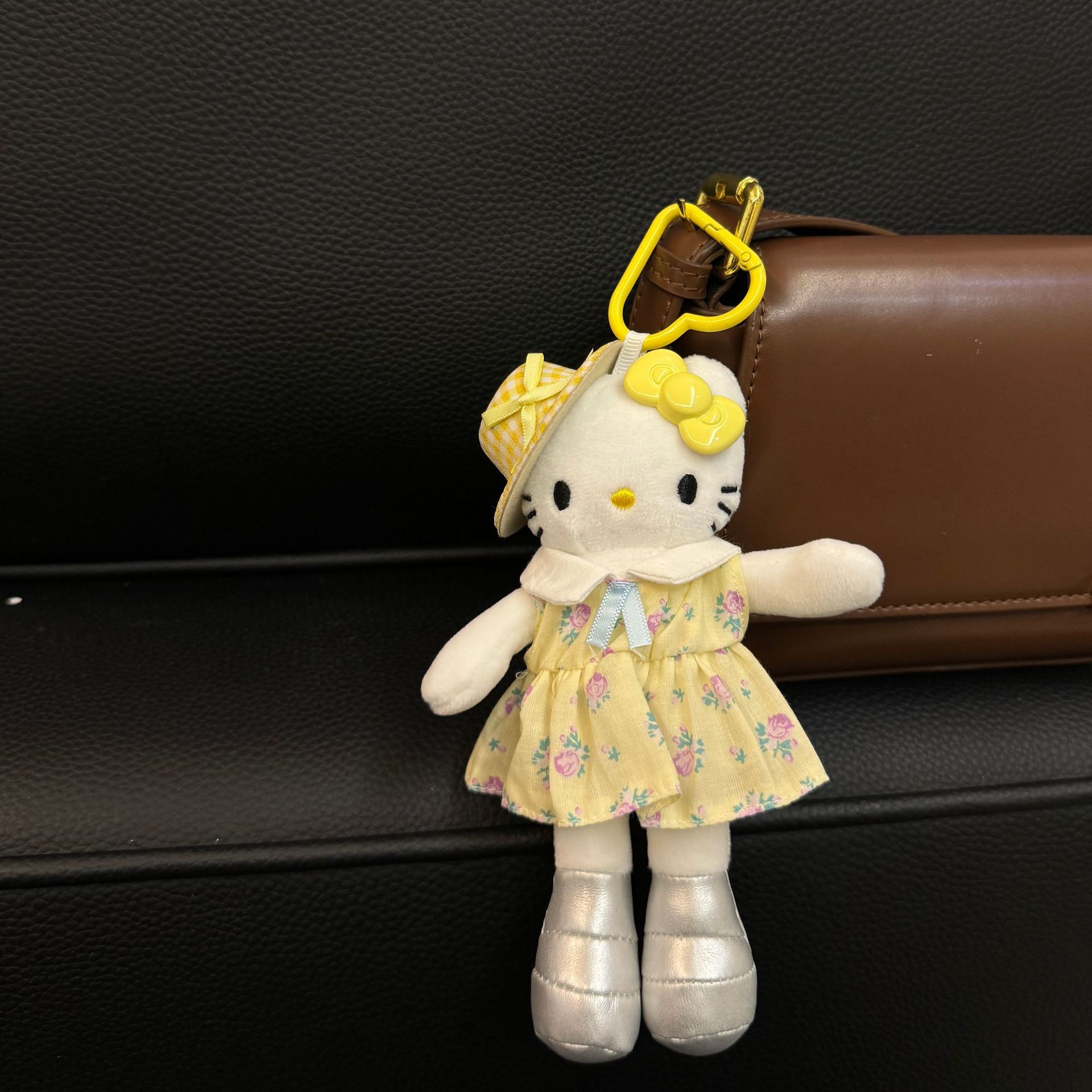 新品可爱いロングレギンスキティぬいぐるみスカートきせかえ人形ドレスins风人形饰りリュックサックキーホルダー