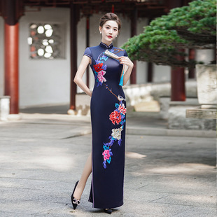 Improved Cheongsam for Middle-Aged and Elderly Fashionable Long Cheongsam 2025 New Retro Catwalk Performance Photo Long Cheongsam Dress