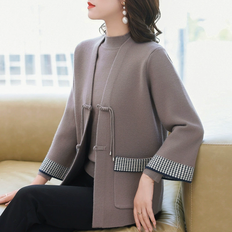 Мама одеваются осенние и зимние пальто 2024 новый национальный стиль среднего и пожилого возраста женский вязаный свитер из двух частей