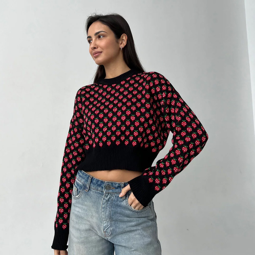 Suéter de cuello redondo transfronterizo 2025, nuevo suéter jacquard de fresa de otoño y invierno, suéter de manga larga corta de estilo europeo y americano para mujeres