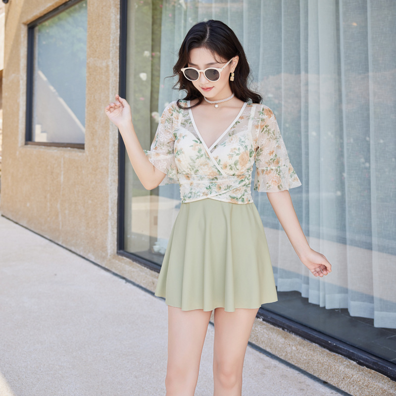 Mesh Mid-Sleeve Swimsuit for Women, Plus Size, Slimming, Conservative, One-Piece, New Style, Direct from Manufacturer