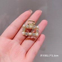 �߼���С̖����ץ�AС�ɾ��°����l�l�AŮ2025�¿���X�׊A���^�