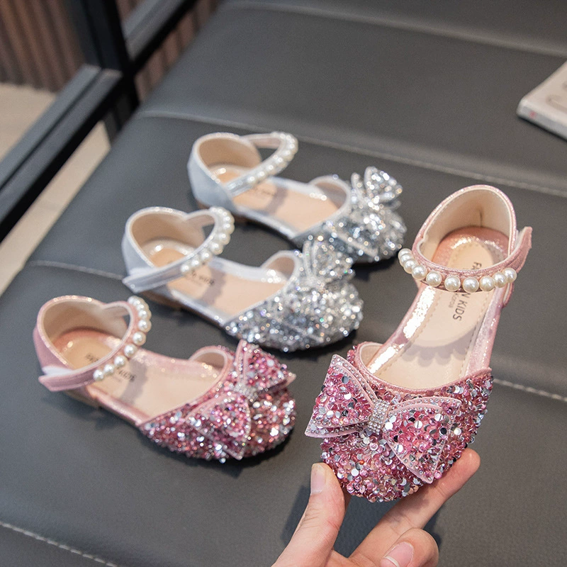 Новые детские туфли-принцессы весна-лето 2025 в корейском стиле, с закрытым носком, со стразами, на мягкой подошве, кожаные, прямые поставки с фабрики
