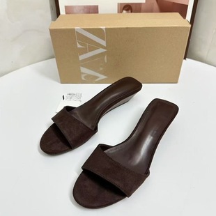 ZA��2025��ɫľ�y�¸�ŮЬŮ�İٴ��⴩�͸��A�^��ʽЬ���