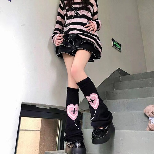 Asymmetric skull socks Y2K wide leg socks knitted warm JK girls long leg socks Lolita socks