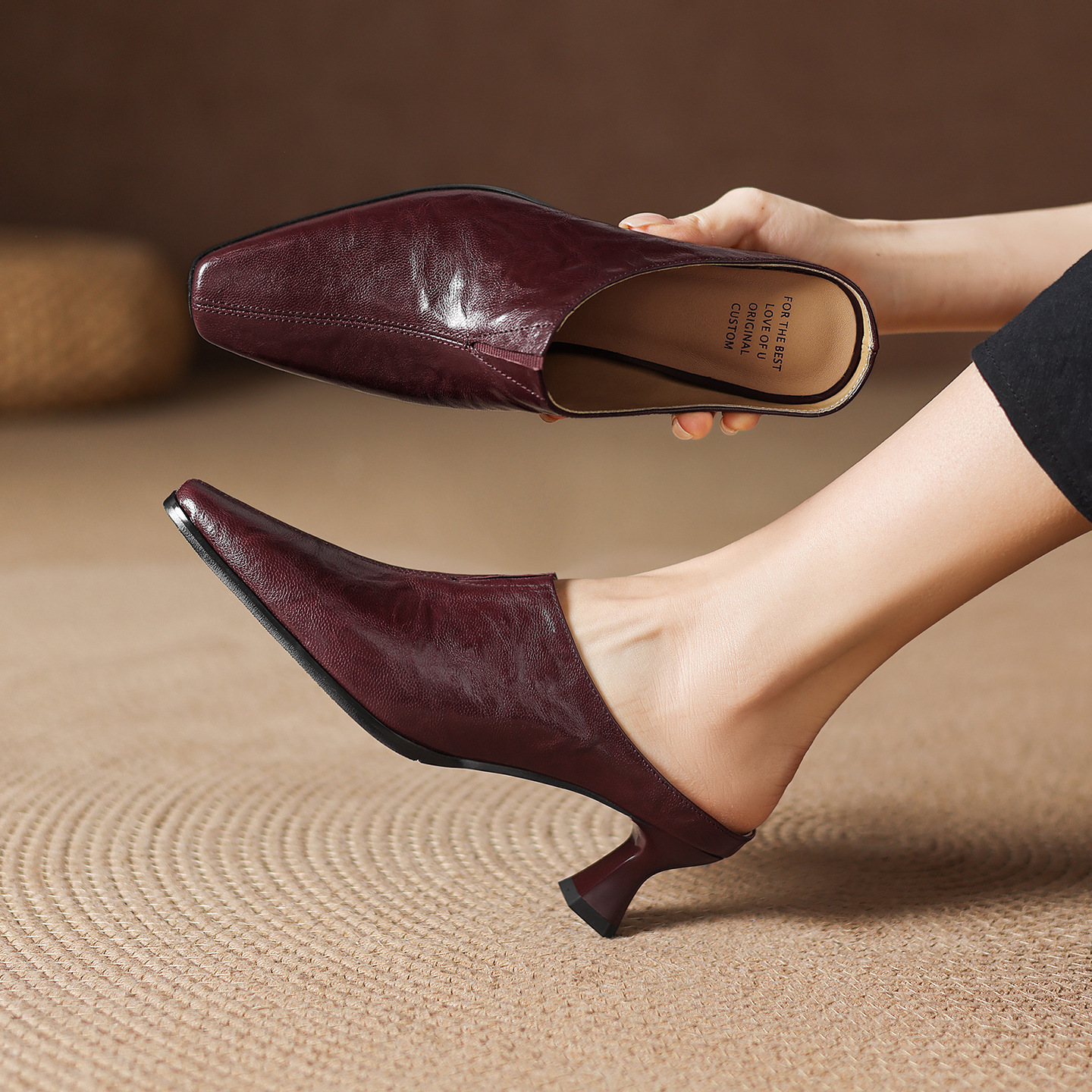 Sandal nữ bít mũi cao gót thô 5 cm, da bò mùa xuân hè — đen