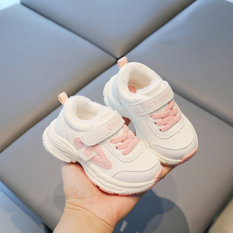 Zapatilla de deporte de invierno para niños nuevos zapatos de papá para niños con forro polar zapatos de bebé para niñas zapatos de fondo suave antideslizantes para correr