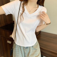 2025 夏のベーシックスタイルスリムソリッドカラースリムフィッシュボーン V ネック右肩不規則な半袖 Tシャツ女性の新しいトップ