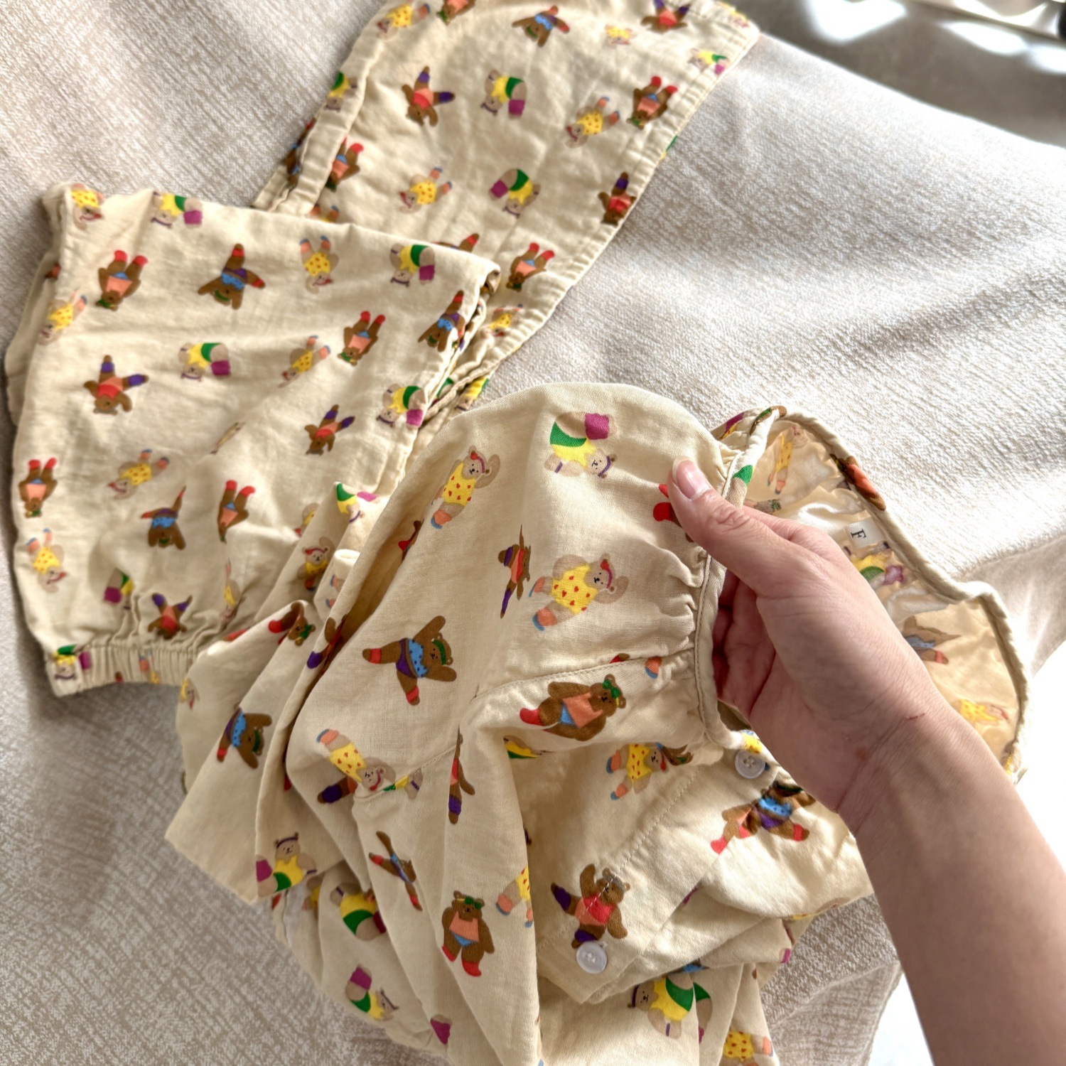 Long-sleeve with a round collar, trousers, with little bears