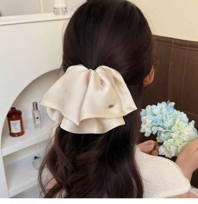 重工サテンスカート裾風ヘアクリップ 女性用 高級感 ファッション ヘアクリップ フレンチスタイル 優しいヘアクリップ ヘアアクセサリー 高級仕立て|undefined