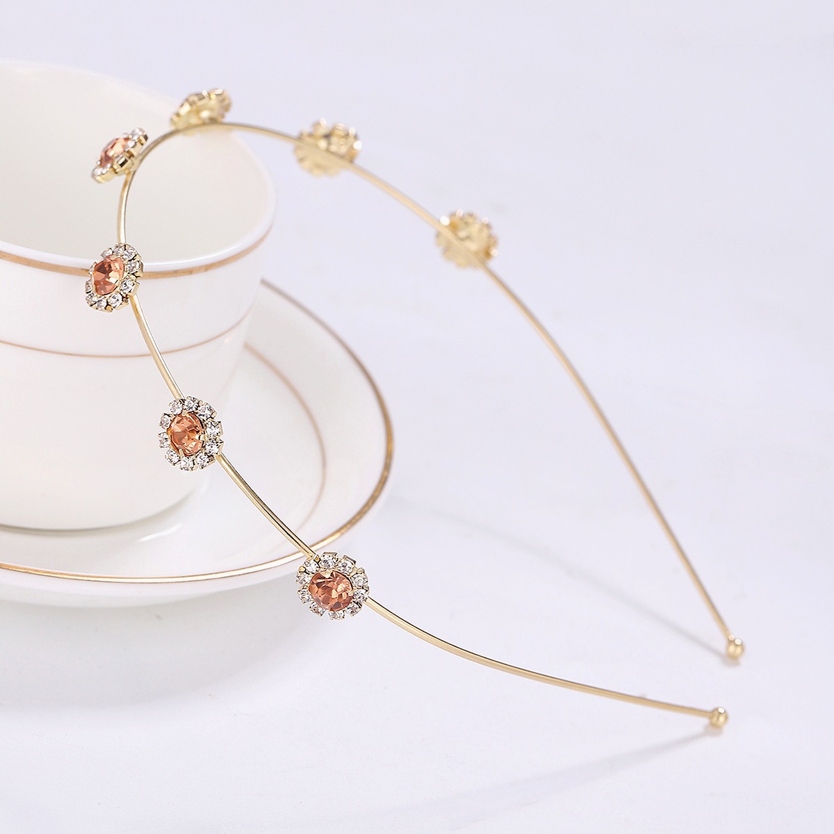 2013 Nuevo rhinestone sol flor diadema aleación aro versátil fuera antideslizante pelo presionando accesorios para el cabello al por mayor