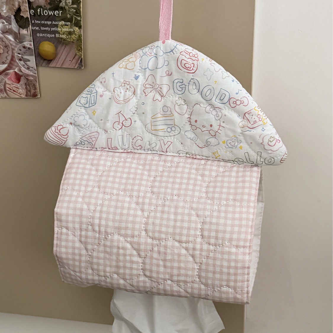 Cross-border quilted heart-shaped hanging tissue bag, creative and simple hanging car tissue bag, double-layer fabric tissue box.