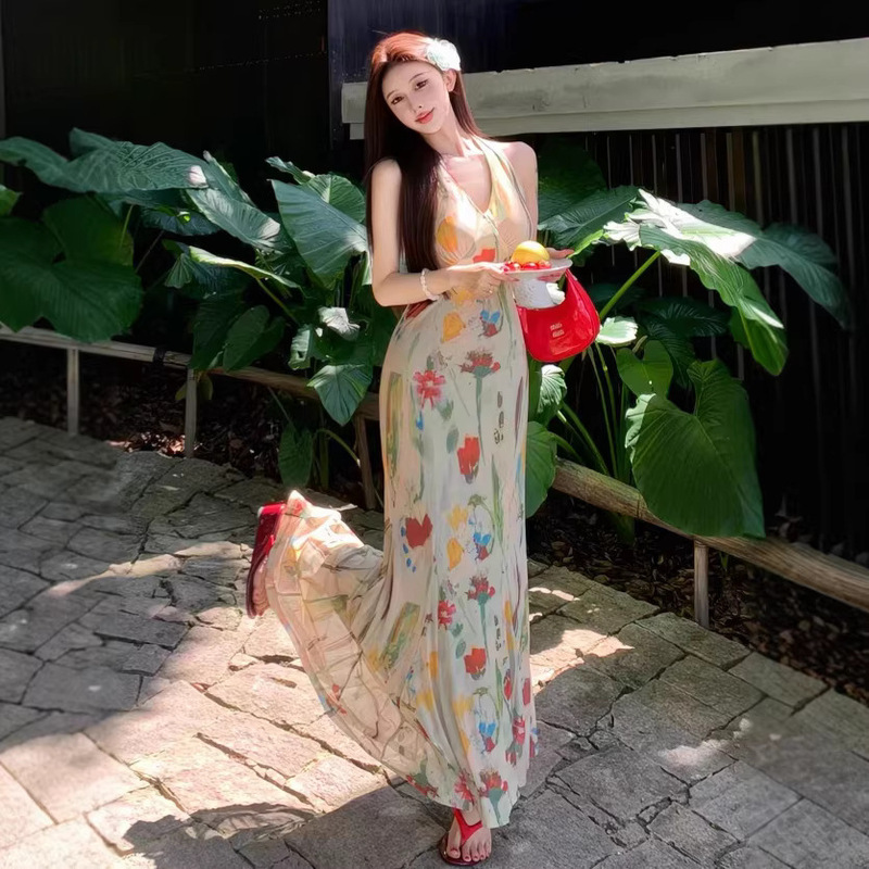 Vintage Print Backless V-Neck Halter Dress for Women, Summer Pure Desire Style, Waist-Cinching Fishtail Dress, Slim Fit Bodycon Long Dress Vintage Print Backless V-Neck Halter Dress for Women, Summer Pure Desire Style, Waist-Cinching Fishtail Dress, Slim Fit Bodycon Long Dress