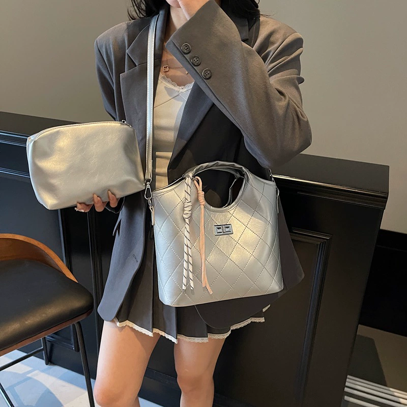 Retro shoulder bag, one-shoulder bag with diamond pattern, high-quality style