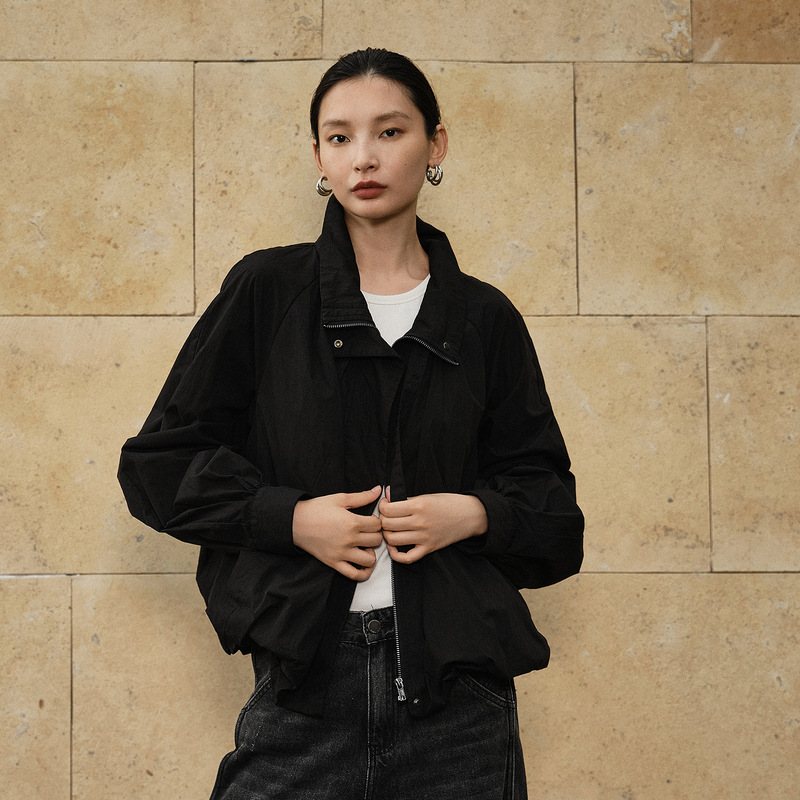 Fashionable and Stylish Soft-Shell Stand-Collar Short Jacket for Women, 2026 Spring New Korean Version, Solid Color, Loose Fit, Slimming Jacket Top