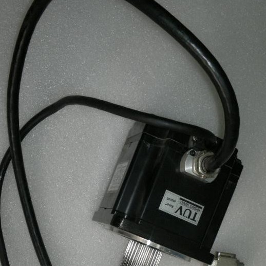安川全新电机SGMP-04V3YG1102马达