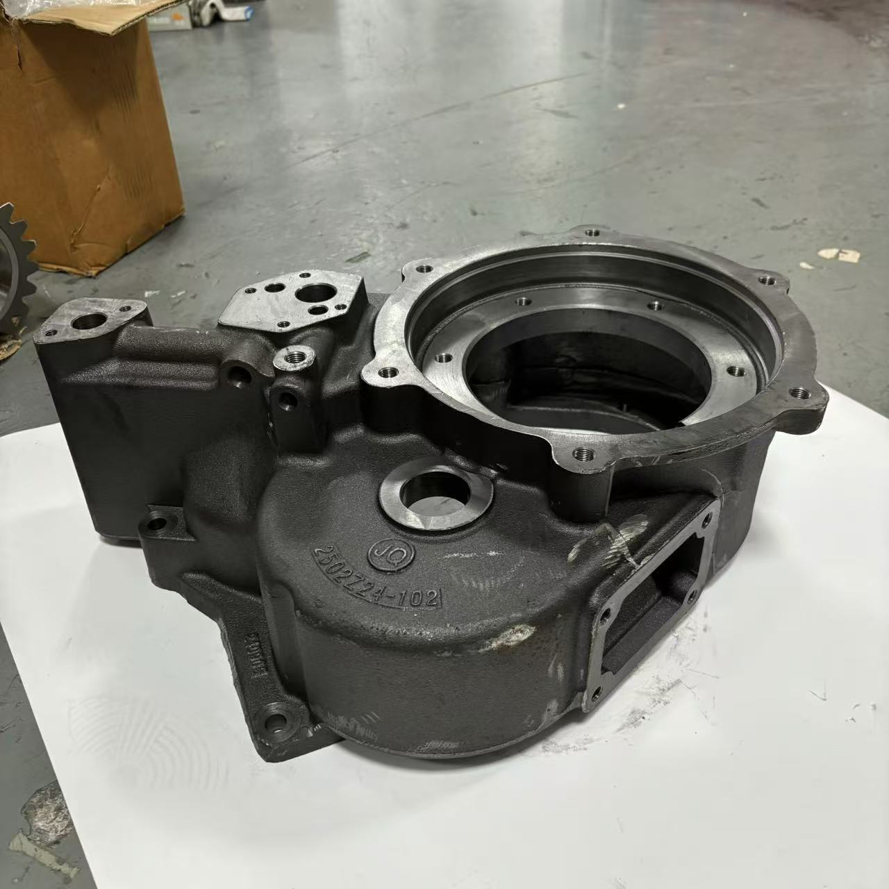 EQ153 cylindrical gear shell 2502Z33-102 gear shell reducer shell