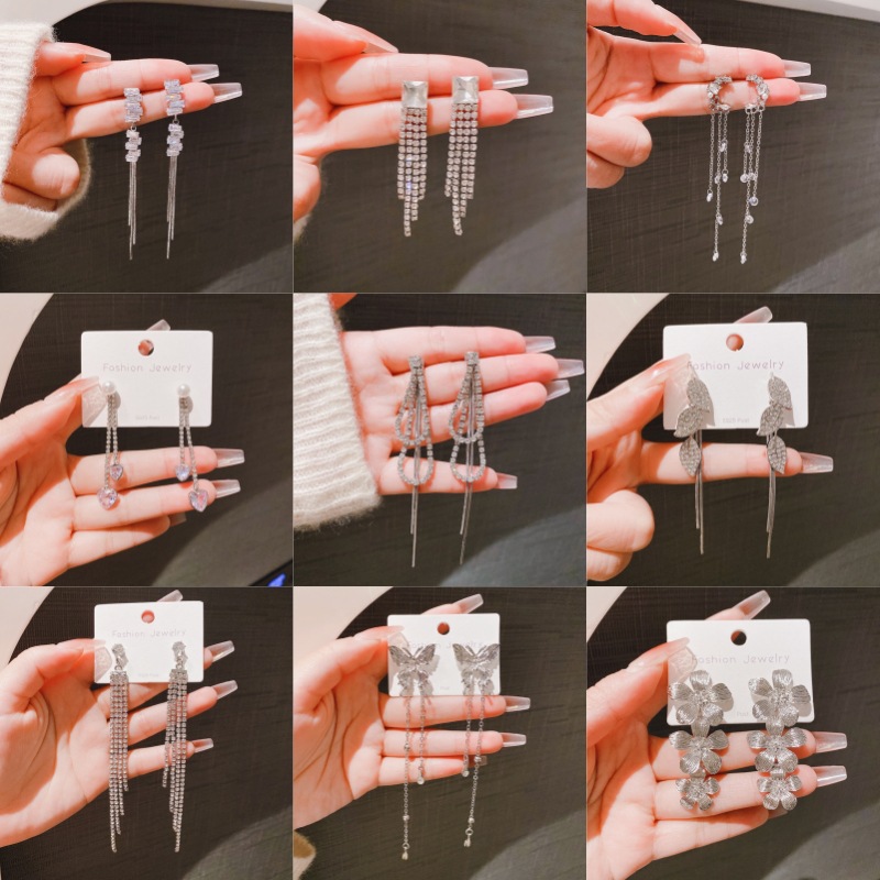 Elegant capacious universal earrings
