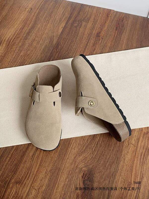 Soft leather and cork Birkenstock-style slip-on loafers, 2026 new collection, suede-covered toe caps, half-slipper design, women's summer outdoor footwear Soft leather and cork Birkenstock-style slip-on loafers, 2026 new collection, suede-covered toe caps, half-slipper design, women's summer outdoor footwear