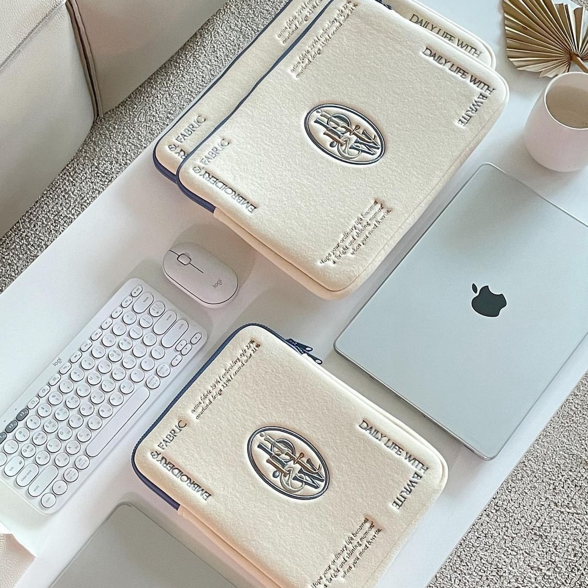 Corea del Sur nuevo B. w ** te ins estilo simple carta bolsa de la tableta bolsa de la computadora iPad Notebook funda protectora bolsa