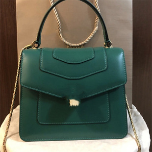 202�p�ݕr��朗lŮ��bug���μ�б������ͨ�ښW���羳��Ƥ�L�ٰ�