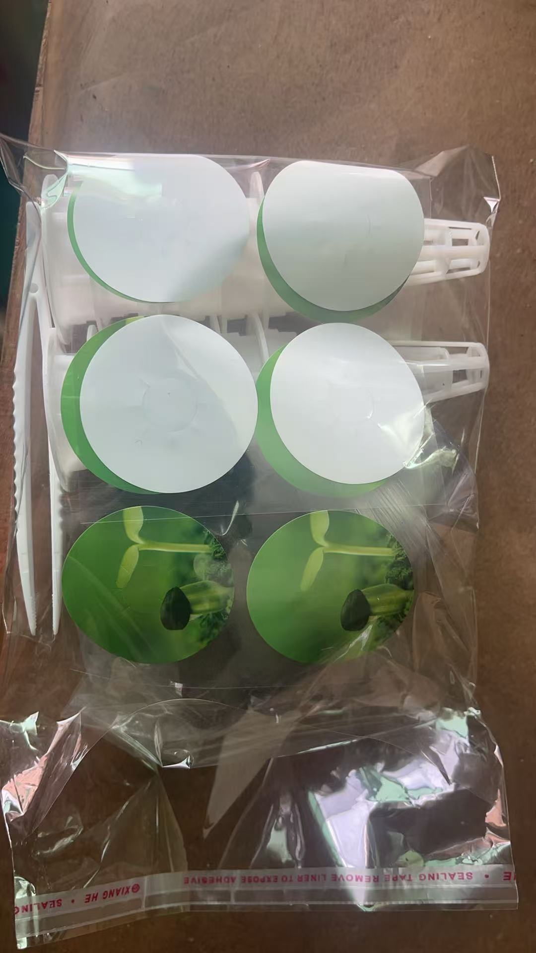 사각 식재용 면 12개 + 화분바구니 12개 + 묘목커버 12개 + 차양스티커 20개 + 핀셋 1개 (OPP백)