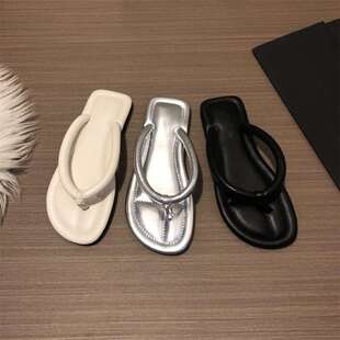 Girls' Slippers 2025 Summer New Style Soft-Soled Medium and Large Kidsren's Sandals Kidsren's Outdoor Beach Shoes Flip-Flops Trendy