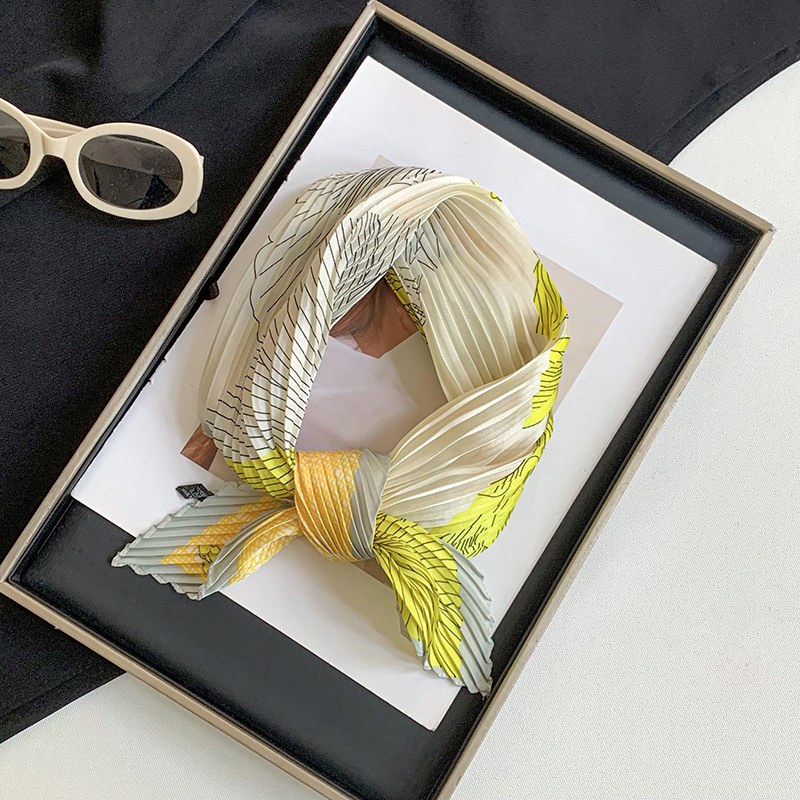 Pañuelo de seda plisado, sentido avanzado, nuevo anacardo, decoración de todo fósforo, bufanda profesional pequeña, bufanda de seda en forma de diamante personalizada, chal