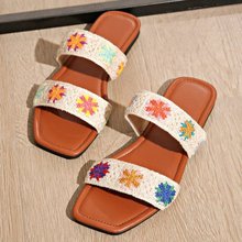 一字拖，让你的双脚在夏日阳光下熠熠生辉。