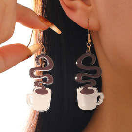 跨境热卖迷人的咖啡杯长款亚克力耳环复古优雅的女性个性耳环