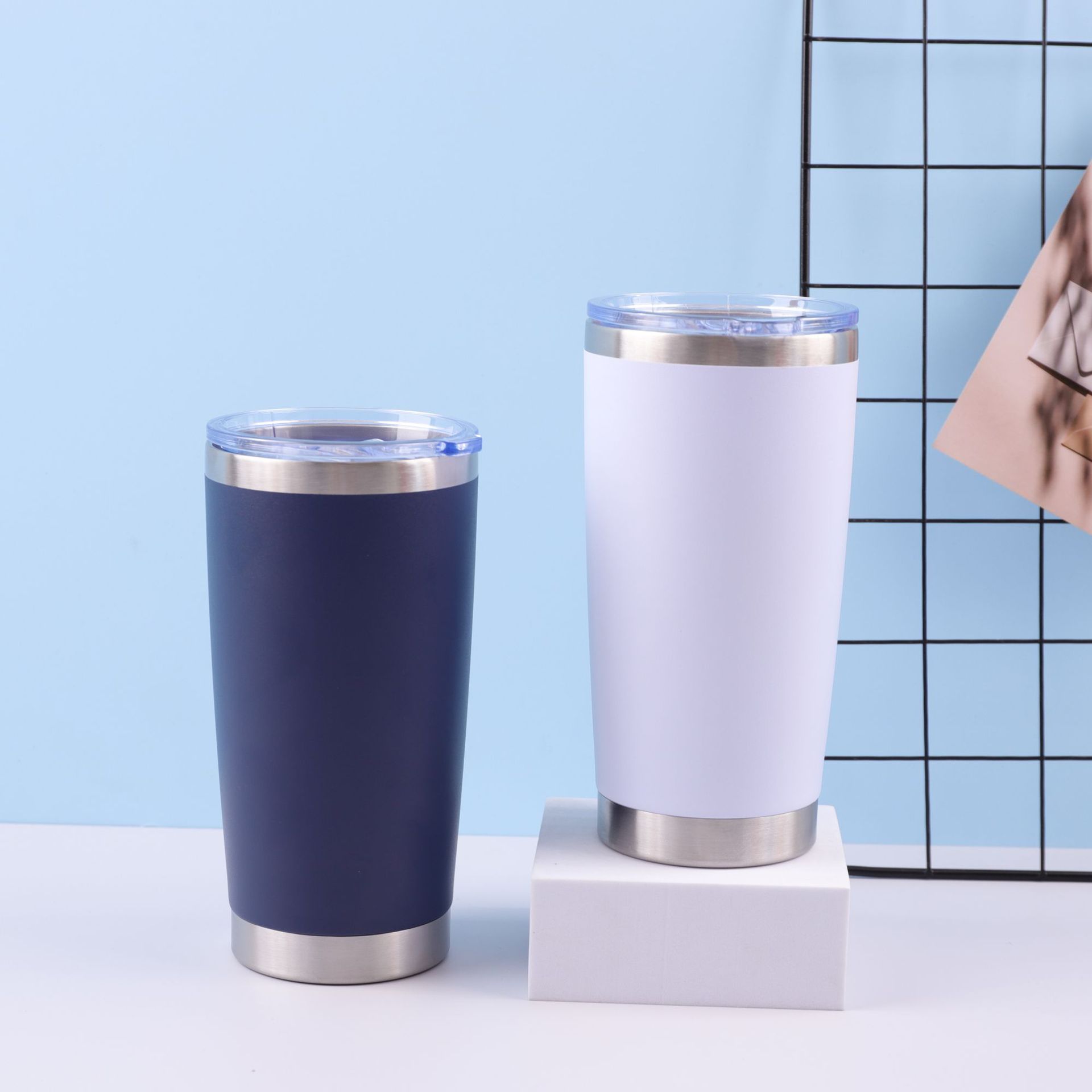 Transfronterizo caliente 20oz aerosol de plástico Taza de coche calentador de hielo de mantenimiento en frío Taza de coche 304 de vacío de acero inoxidable taza de vacío de doble capa