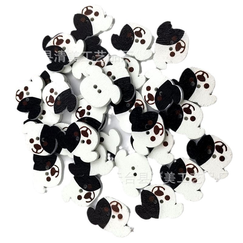 Botones de dibujos animados de madera de fondo blanco de bricolaje pintados de fondo blanco lindo botón de madera de cabeza de perro 50 por paquete