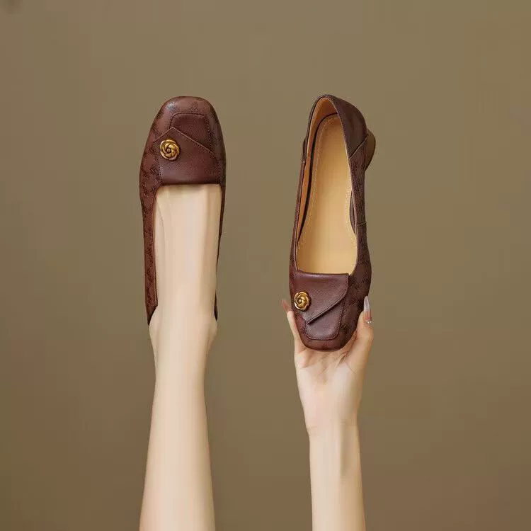 Французские туфли на невысоком каблуке с толстыми каблуками элегантные пригородные 2025 новые туфли для маленьких кожаных туфель