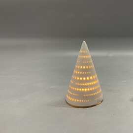 圆锥形星星点点圣诞树创意家居摆件陶瓷桌面装饰镂空小夜灯蜡烛台