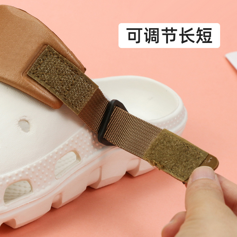 工場直売卸売りはマジックテープで穴の開いた靴のかかとにビーチ靴の花の靴のボタンをつけて飾ります。|undefined