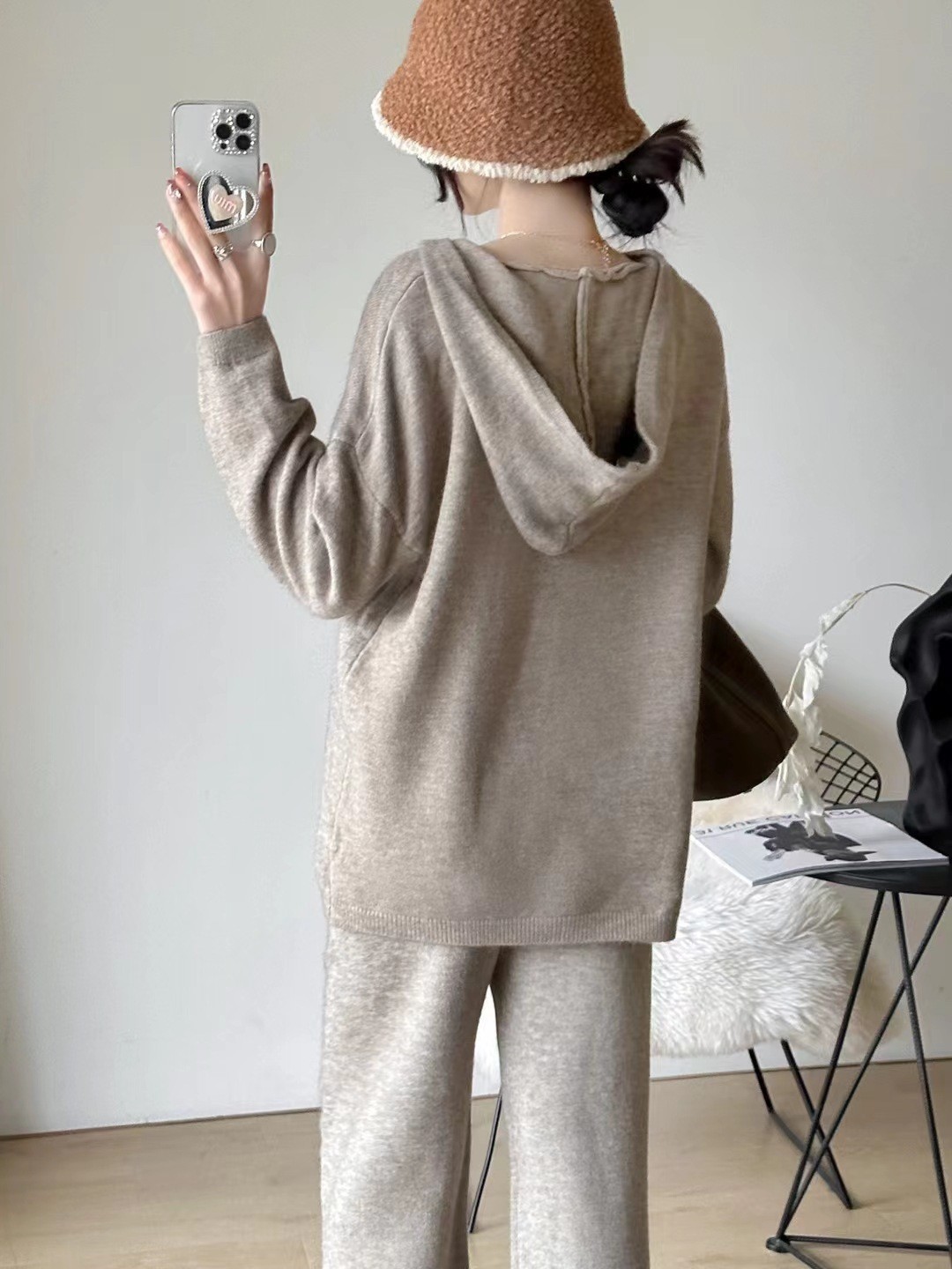 Pantaloni larghi a gamba larga in maglia alla moda casual coreana per le donne autunno e inverno nuovo articolo maglione con cappuccio di colore solido_voghion.com