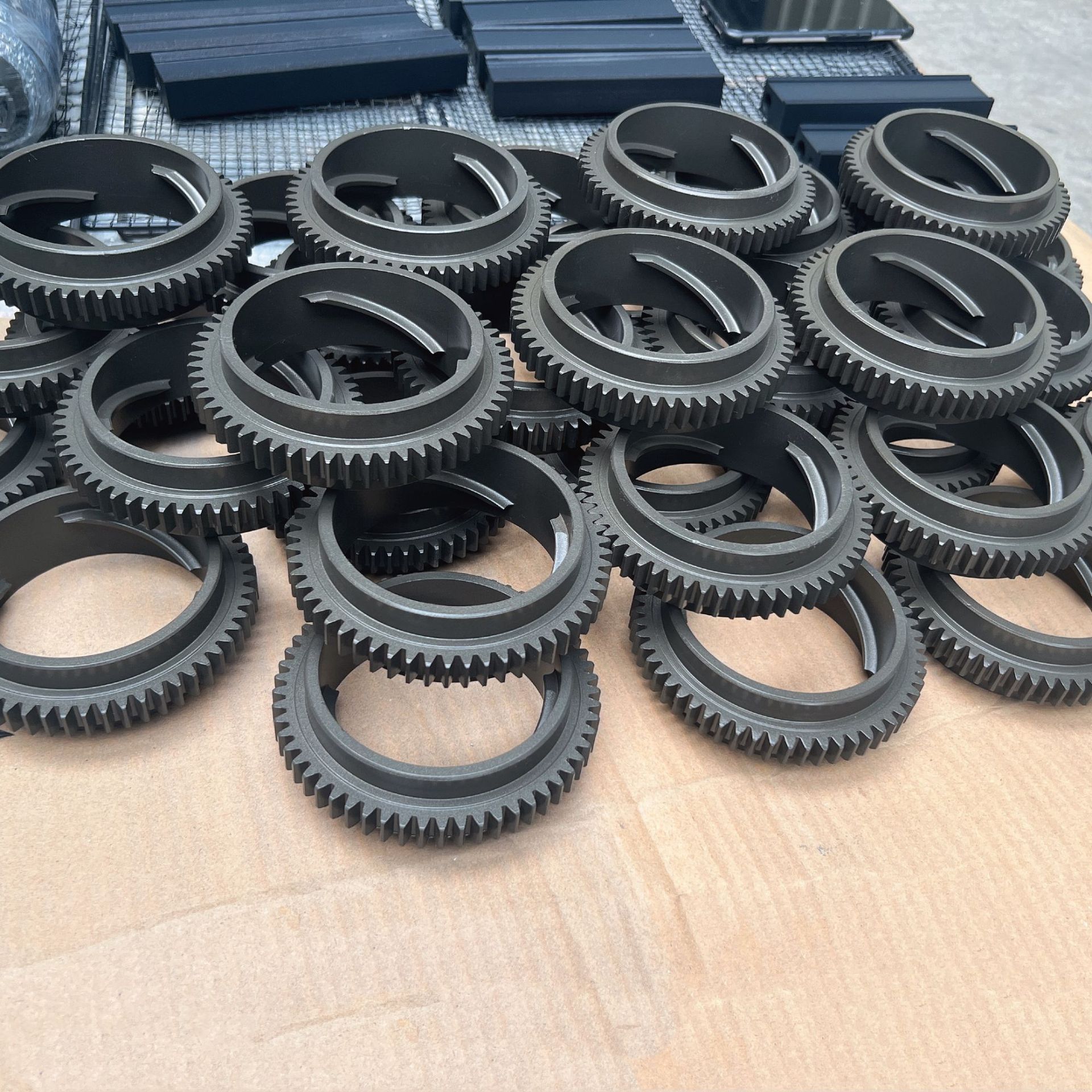 跨境直供现货批发齿轮橡胶模具胸贴模具亮面好脱模特氟隆喷涂加工