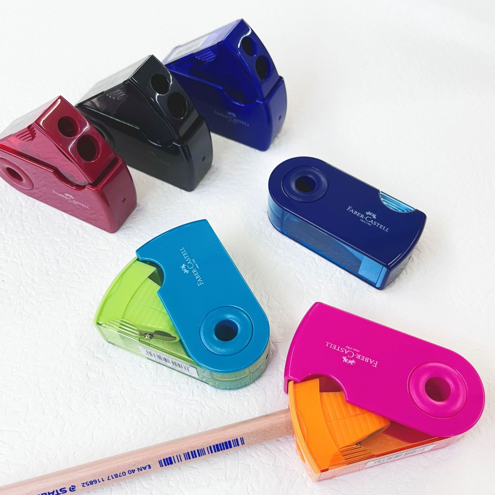 Pfizer Jia1827 dopamina mono agujero doble agujero lápiz afilador de dibujo de plomo de color especial para los artistas