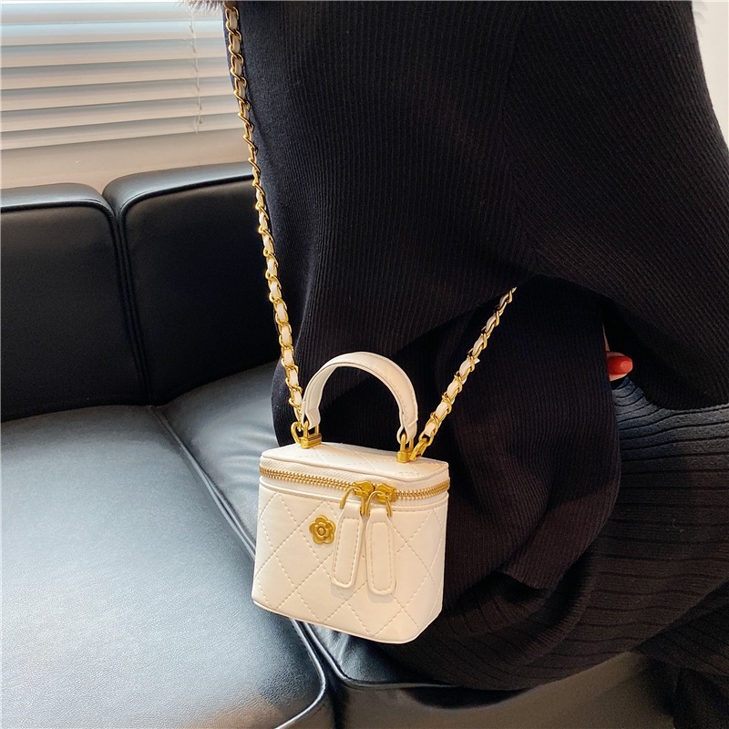 Bolso de bordado de diamante de sensación diaria para mujeres 2026 nueva moda versátil bolso de mochila exquisita bolso de mano super caliente image 7