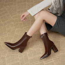 6,817-13尖头粗高跟短靴女网红爆款时髦靴秋冬百搭瘦瘦靴