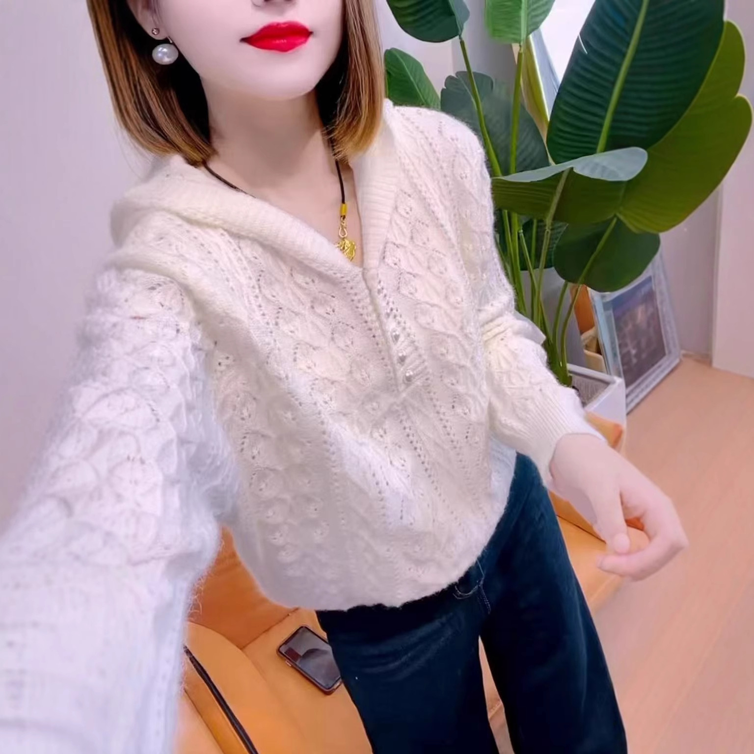 661018 New Daimei Aiyuyuan 2026 Autumn/Winter New Korean Style Hooded Knitted Sweater for Women, Hollow Out Slimming Top Trend