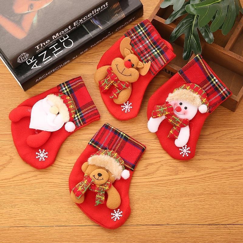 クリスマスの靴下のプレゼント袋のクリスマスのシーンのショーウインドーの配置の小さい掛け物のクリスマスの装飾品の子供のキャンディーの袋|undefined