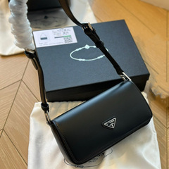P家のカバンの脇の下のカバンの2新型のファッションのファッションのファッションの盛り合わせの爆発のHOBOの小さい方のカバンのシングル肩の手持ちの棒のカバンの女性