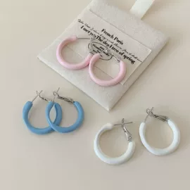 耳钉;耳环;耳圈