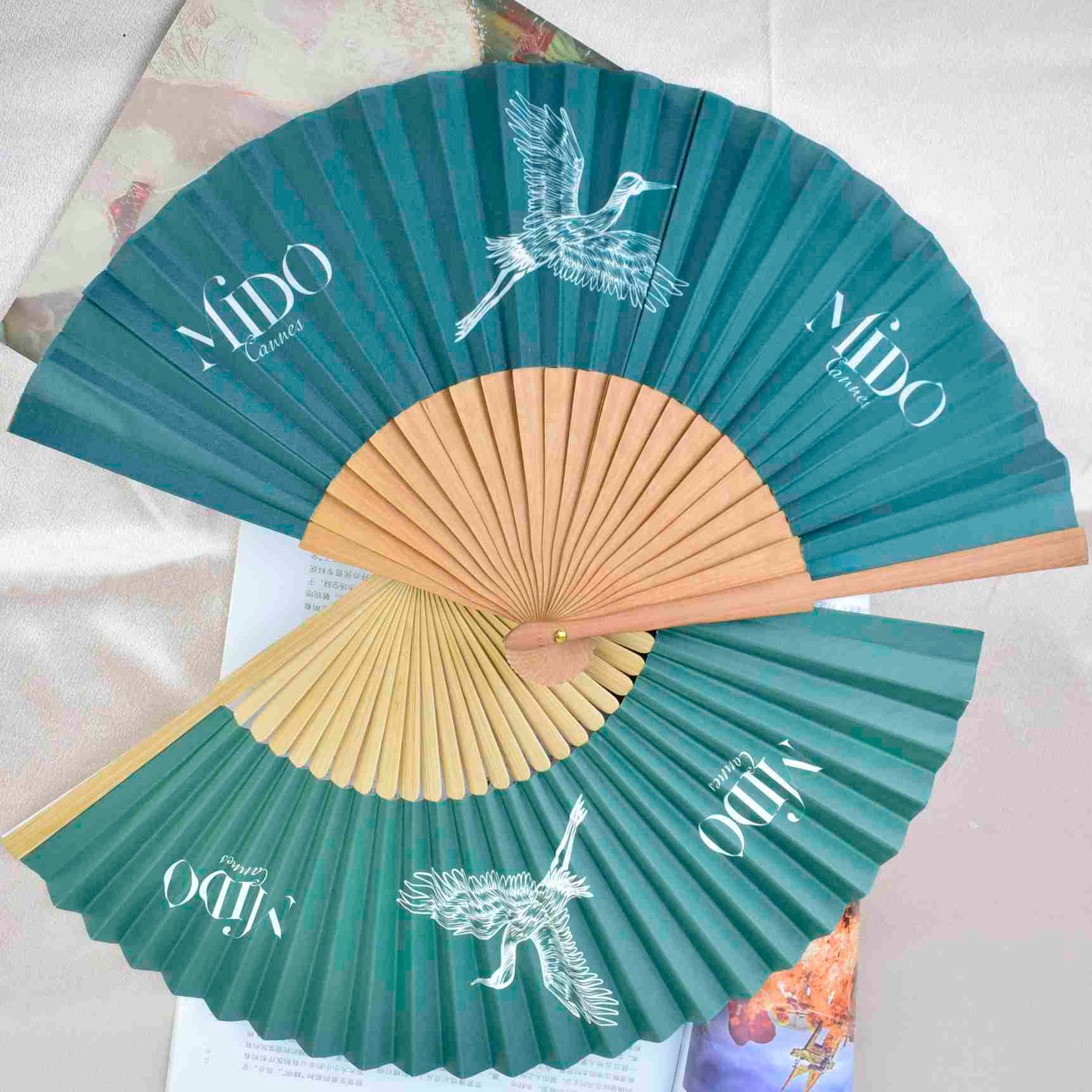 Ventilador de papel promocional de 21cm/23cm Ventilador de tela Cultura corporativa personalizada Restaurante Hotel Publicidad Regalos Ventilador plegable