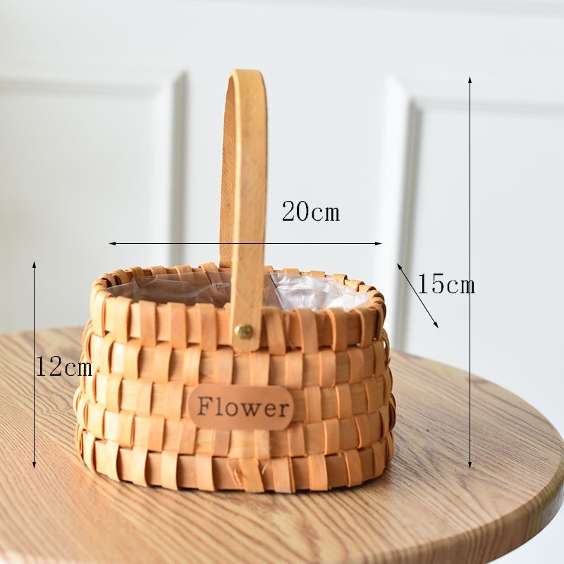 Woven handheld straw children's small basket