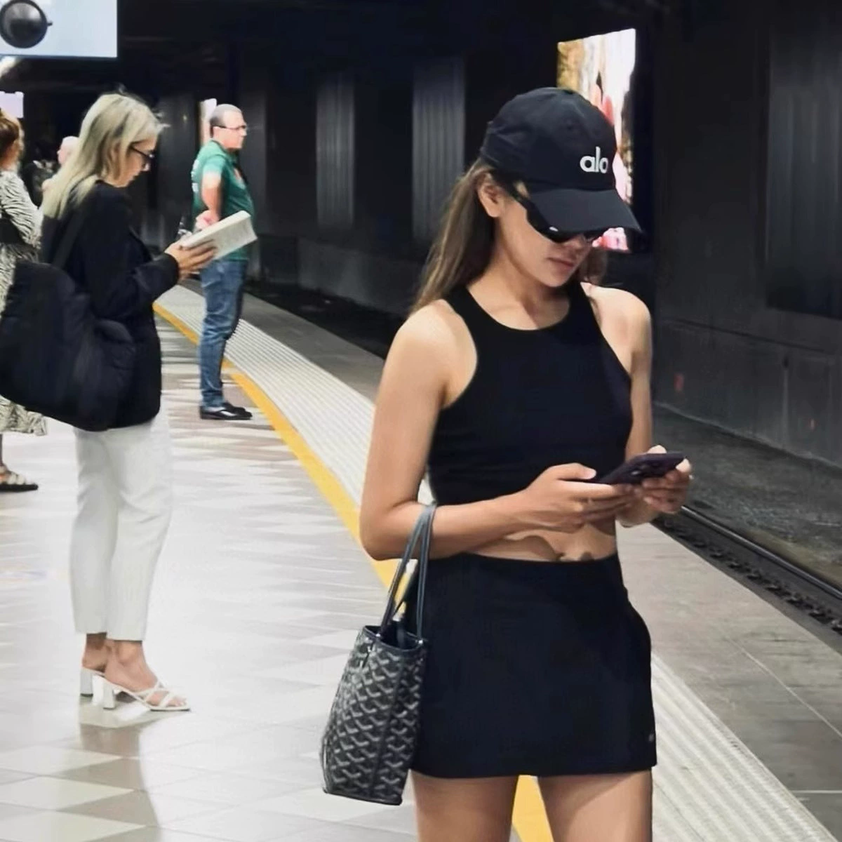 2025 новая бейсболка с вышивкой букв и расширенными полями, утягивающая лицо, повседневная кепка с глубокой короной для женщин с большим обхватом головы, мужчин.