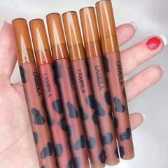 Amber lip glaze velvet matte matte niche brand affordable student style bean paste water red moisturizing lipstick