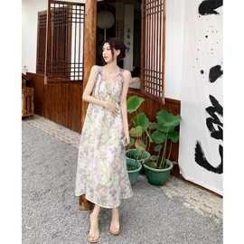 甜美紫色碎花吊带连衣裙女温柔度假风夏季气质宽松休闲垂感长裙子